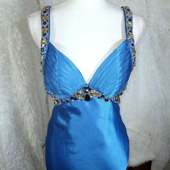 WORLDWIDE GOWN BLUE BEADED GOWN W/TRAIN EUC - Picture 3 of 9